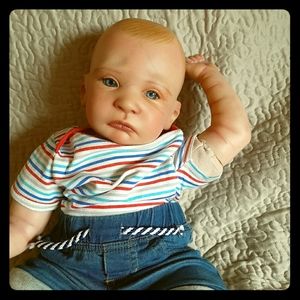 Adorable lifelike Reborn Doll Sweet Pea